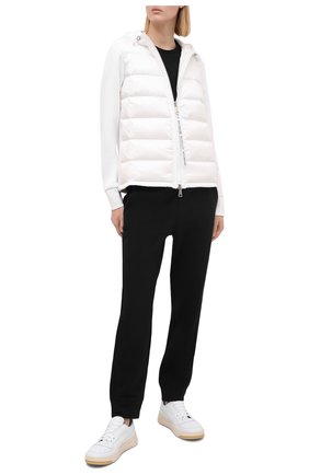 Женский утепленная толстовка MONCLER белого цвета по цене 74100 руб., арт. F2-093-8G503-00-V8053 | Фото 2 Женский утепленная толстовка MONCLER белого цвета, арт. F2-093-8G503-00-V8053 | Фото 2