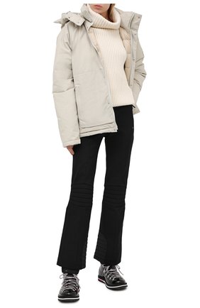 Женские утепленные брюки MONCLER GRENOBLE черного цвета по цене 67600 руб., арт. F2-098-2A606-40-53063 | Фото 2 Женские утепленные брюки MONCLER GRENOBLE черного цвета, арт. F2-098-2A606-40-53063 | Фото 2