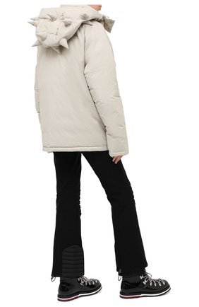 Женский пуховая куртка MONCLER GENIUS светло-бежевого цвета по цене 170800 руб., арт. F2-09E-1B504-40-V0135 | Фото 2 Женский пуховая куртка MONCLER GENIUS светло-бежевого цвета, арт. F2-09E-1B504-40-V0135 | Фото 2
