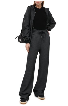 Женские хлопковые брюки OFF-WHITE черного цвета по цене 56950 руб., арт. 0WCH005E20JER0011010 | Фото 2 Женские хлопковые брюки OFF-WHITE черного цвета, арт. 0WCH005E20JER0011010 | Фото 2