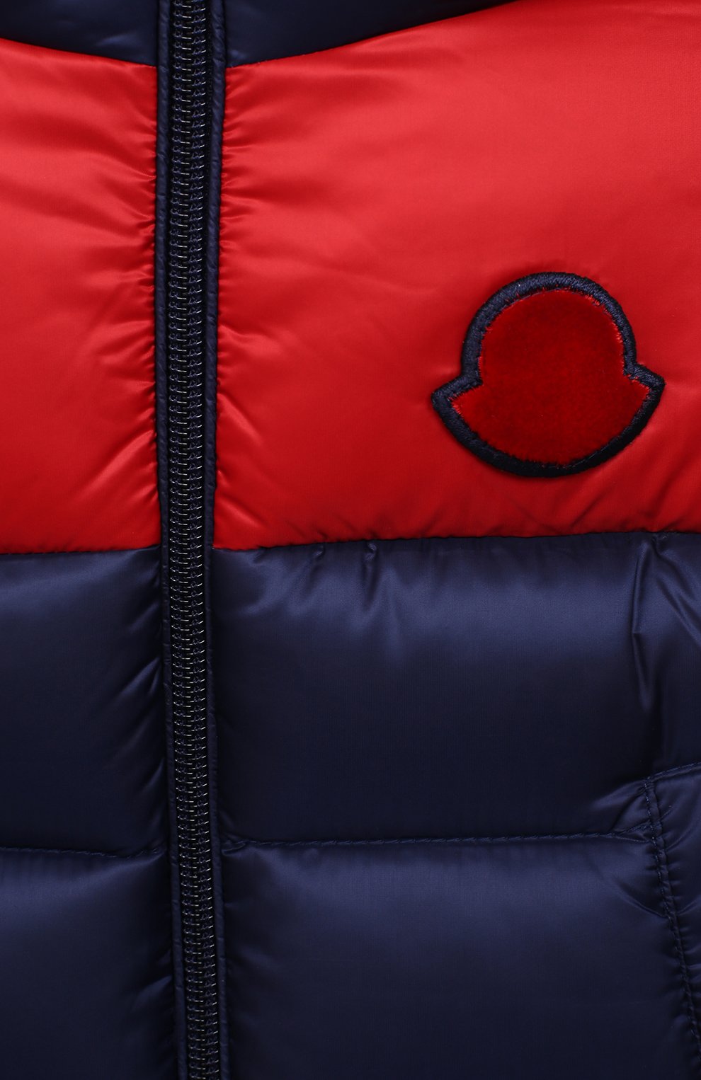 Детского пуховый жилет MONCLER синего цвета по цене 27200 руб., арт. F2-951-1A519-20-53334 | Фото 3 Детского пуховый жилет MONCLER синего цвета, арт. F2-951-1A519-20-53334 | Фото 3