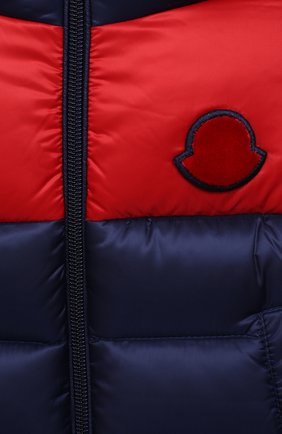 Детского пуховый жилет MONCLER синего цвета по цене 27200 руб., арт. F2-951-1A519-20-53334 | Фото 3 Детского пуховый жилет MONCLER синего цвета, арт. F2-951-1A519-20-53334 | Фото 3