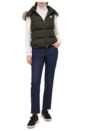 Женский пуховый жилет MONCLER хаки цвета по цене 102000 руб., арт. F2-093-1A51M-02-54155 | Фото 2 Женский пуховый жилет MONCLER хаки цвета, арт. F2-093-1A51M-02-54155 | Фото 2