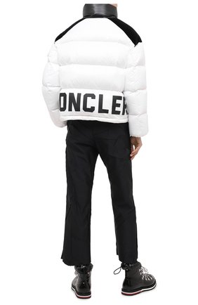 Женский пуховая куртка MONCLER белого цвета по цене 88000 руб., арт. F2-093-1A52B-00-C0232 | Фото 2 Женский пуховая куртка MONCLER белого цвета, арт. F2-093-1A52B-00-C0232 | Фото 2