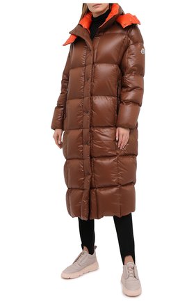 Женский пуховик MONCLER коричневого цвета по цене 145900 руб., арт. F2-093-1D531-00-C0067 | Фото 2 Женский пуховик MONCLER коричневого цвета, арт. F2-093-1D531-00-C0067 | Фото 2