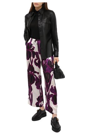 Женские шелковые брюки DRIES VAN NOTEN фуксия цвета по цене 62650 руб., арт. 202-10984-1135 | Фото 2 Женские шелковые брюки DRIES VAN NOTEN фуксия цвета, арт. 202-10984-1135 | Фото 2