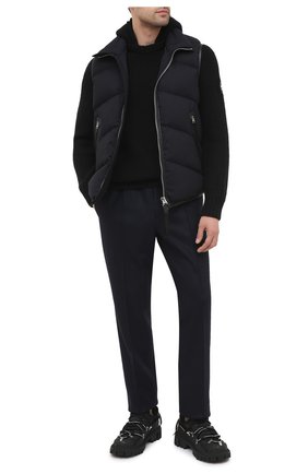 Мужской кашемировый свитер GIORGIO ARMANI черного цвета по цене 194000 руб., арт. 6HSMF9/SM76Z | Фото 2 Мужской кашемировый свитер GIORGIO ARMANI черного цвета, арт. 6HSMF9/SM76Z | Фото 2 (Длина (для топов): Стандартные; Рукава: Длинные; Материал внешний: Кашемир, Шерсть; Мужское Кросс-КТ: Свитер-одежда; Принт: Без принта; Стили: Кэжуэл)
