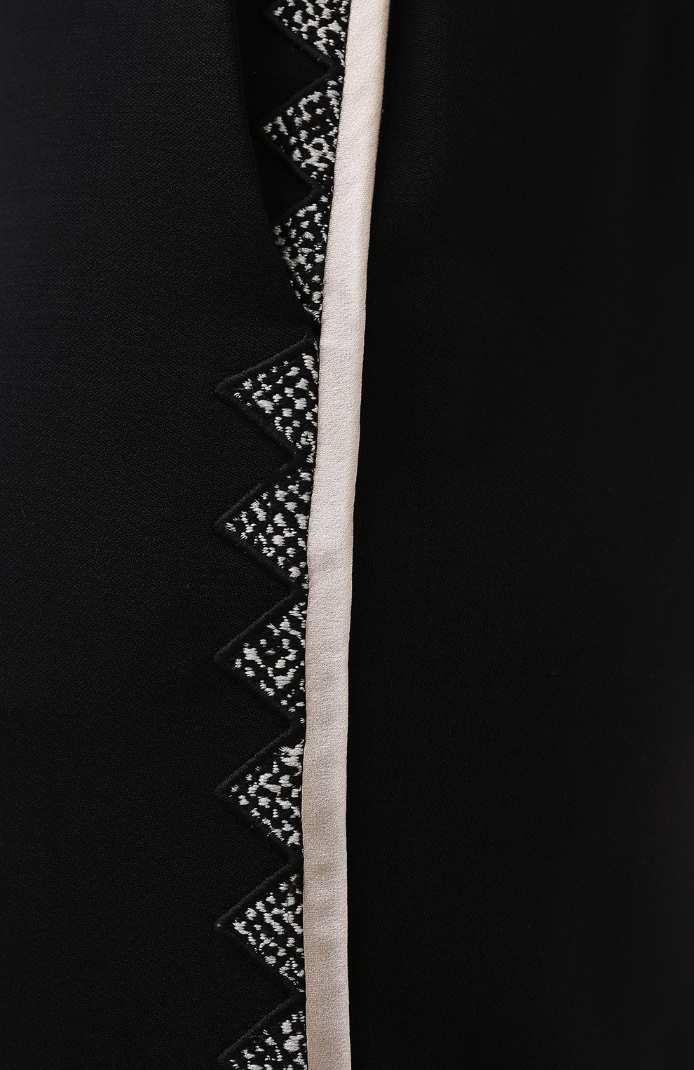 Женские шерстяные брюки GIORGIO ARMANI черного цвета, арт. 0WHPP0DJ/T0231 | Фото 5 (Длина (брюки, джинсы): Удлиненные; Материал внешний: Шерсть; Женское Кросс-КТ: Брюки-одежда; Силуэт Ж (брюки и джинсы): Прямые; Стили: Кэжуэл)