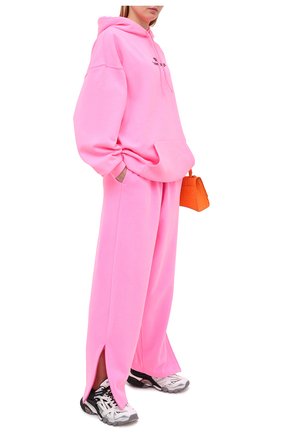 Женские хлопковые брюки BALENCIAGA розового цвета по цене 77200 руб., арт. 641647/TJVA2 | Фото 2 Женские хлопковые брюки BALENCIAGA розового цвета, арт. 641647/TJVA2 | Фото 2