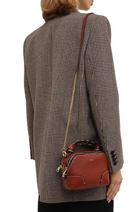 Женская сумка daria small CHLOÉ коричневого цвета по цене 99500 руб., арт. CHC20WS362C62 | Фото 2 Женская сумка daria small CHLOÉ коричневого цвета, арт. CHC20WS362C62 | Фото 2