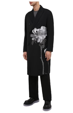 Мужской шерстяное пальто valentino x inez & vinoodh VALENTINO черного цвета по цене 199500 руб., арт. UV0CAC476S6 | Фото 2 Мужской шерстяное пальто valentino x inez & vinoodh VALENTINO черного цвета, арт. UV0CAC476S6 | Фото 2