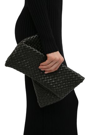 Женский клатч BOTTEGA VENETA темно-зеленого цвета по цене 199500 руб., арт. 640678/V01D1 | Фото 2 Женский клатч BOTTEGA VENETA темно-зеленого цвета, арт. 640678/V01D1 | Фото 2