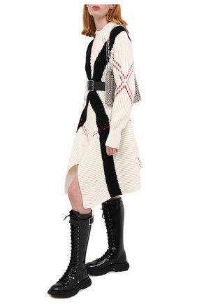Женское шерстяное платье ALEXANDER MCQUEEN черно-белого цвета по цене 150500 руб., арт. 641866/Q1ARG | Фото 2 Женское шерстяное платье ALEXANDER MCQUEEN черно-белого цвета, арт. 641866/Q1ARG | Фото 2