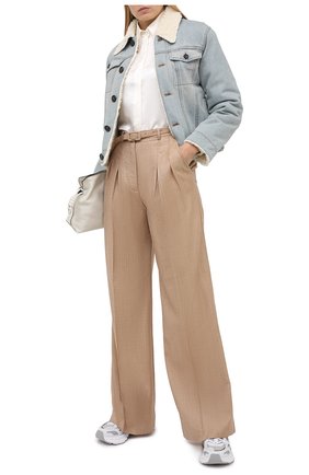 Женская джинсовая куртка VICTORIA, VICTORIA BECKHAM голубого цвета по цене 54550 руб., арт. 2420DJK002099A | Фото 2 Женская джинсовая куртка VICTORIA, VICTORIA BECKHAM голубого цвета, арт. 2420DJK002099A | Фото 2