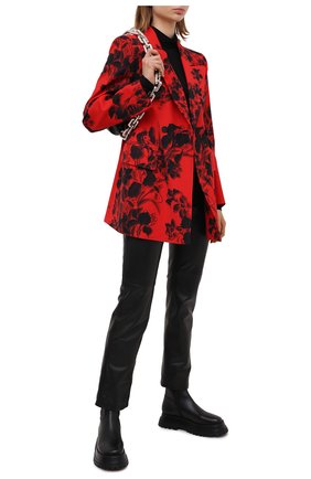 Женский шерстяной жакет BALENCIAGA красного цвета по цене 329000 руб., арт. 571279/TJL02 | Фото 2 Женский шерстяной жакет BALENCIAGA красного цвета, арт. 571279/TJL02 | Фото 2 (Рукава: Длинные; Материал подклада: Купро; Материал внешний: Шерсть; Женское Кросс-КТ: Жакет-одежда; Стили: Романтичный; Длина (для топов): Удлиненные; Случай: Вечерний; 1-2-бортные: Двубортные)