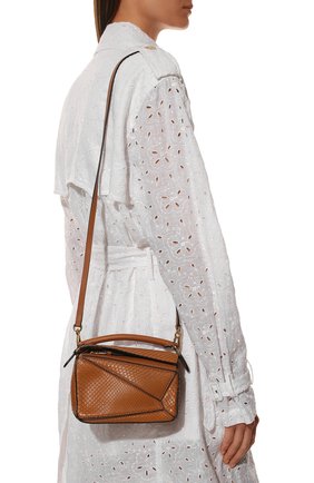 loewe tan small heel pouch bolsa