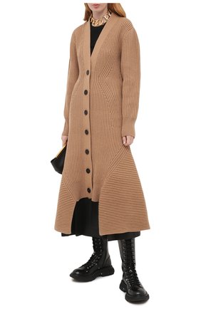 Женское пальто из шерсти и кашемира ALEXANDER MCQUEEN бежевого цвета по цене 140500 руб., арт. 633694/Q1AQY | Фото 2 Женское пальто из шерсти и кашемира ALEXANDER MCQUEEN бежевого цвета, арт. 633694/Q1AQY | Фото 2