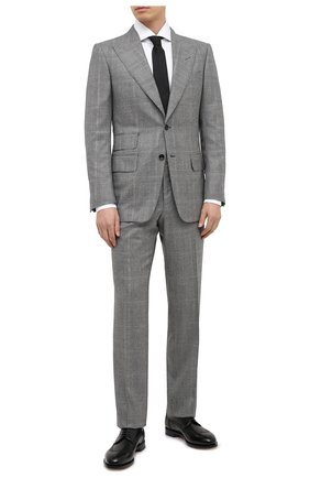 Мужской шерстяной костюм TOM FORD серого цвета по цене 337500 руб., арт. 822R34/21AL43 | Фото 1 Мужской шерстяной костюм TOM FORD серого цвета, арт. 822R34/21AL43 | Фото 1 (Рукава: Длинные; Материал внешний: Шерсть; Материал подклада: Купро, Шелк; Костюмы М: Однобортный; Стили: Классический)