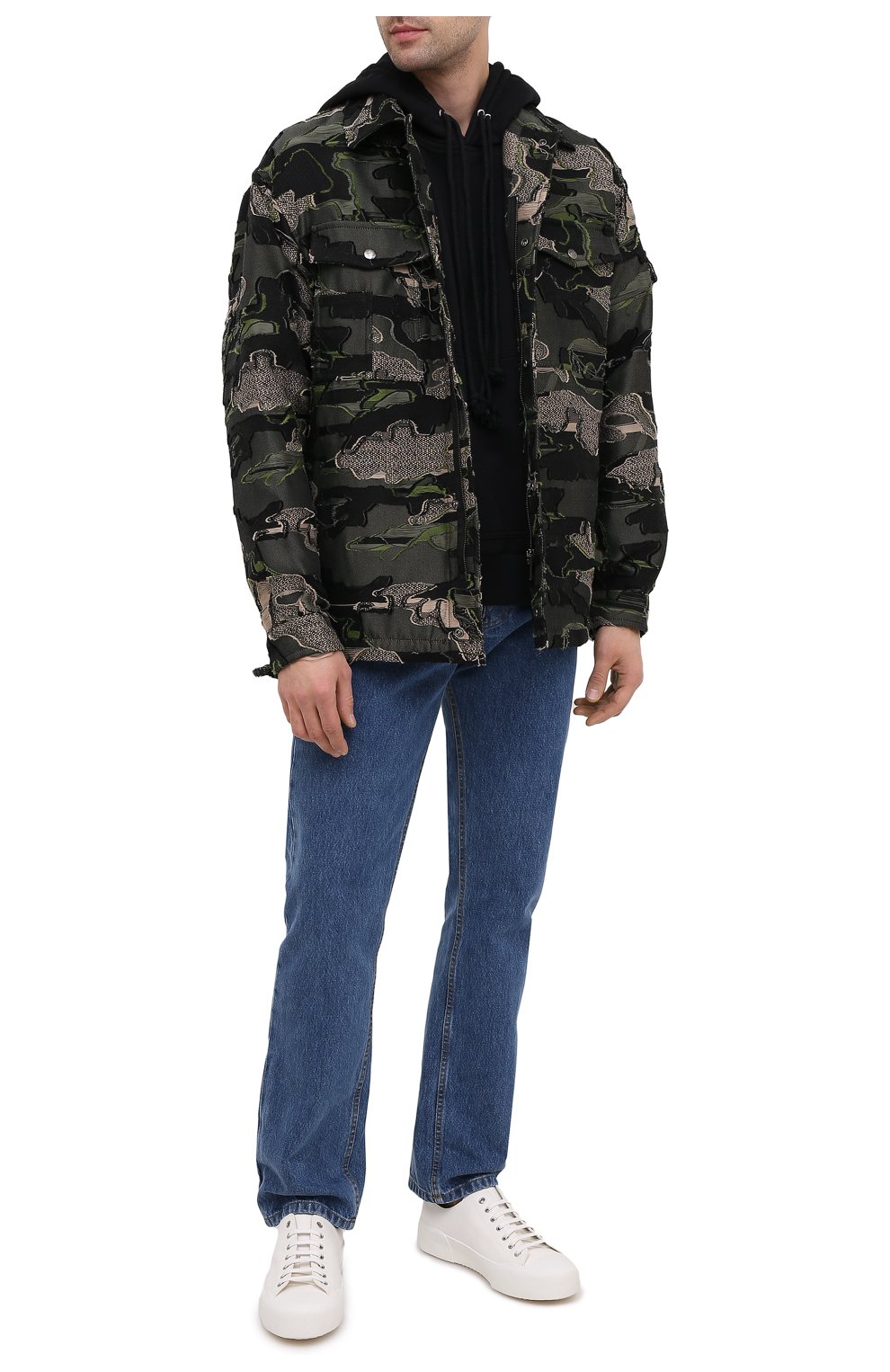 Мужская хлопковая куртка VALENTINO хаки цвета, арт. UV0CJE376QR | Фото 2 (Кросс-КТ: Куртка, Ветровка; Рукава: Длинные; Длина (верхняя одежда): До середины бедра; Стили: Милитари; Материал внешний: Хлопок; Мужское Кросс-КТ: Верхняя одежда)
