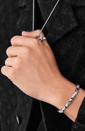 Мужской золотой браслет lv volt LOUIS VUITTON серебряного цвета по цене 610000 руб., арт. Q95963 | Фото 2 Мужской золотой браслет lv volt LOUIS VUITTON серебряного цвета, арт. Q95963 | Фото 2