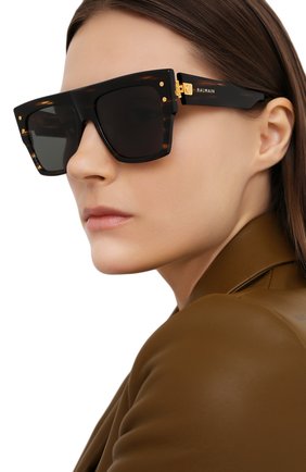 Женские солнцезащитные очки BALMAIN черного цвета по цене 54650 руб., арт. BPS-100B-56 | Фото 2 Женские солнцезащитные очки BALMAIN черного цвета, арт. BPS-100B-56 | Фото 2