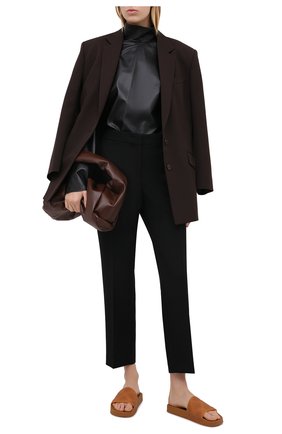 Женские шлепанцы bv slider BOTTEGA VENETA бежевого цвета по цене 26700 руб., арт. 640051/V00P0 | Фото 2 Женские шлепанцы bv slider BOTTEGA VENETA бежевого цвета, арт. 640051/V00P0 | Фото 2