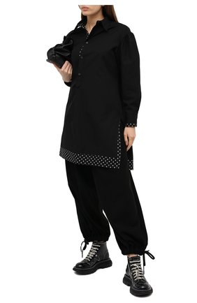 Женские шерстяные брюки YOHJI YAMAMOTO черного цвета по цене 87400 руб., арт. FB-P52-101 | Фото 2 Женские шерстяные брюки YOHJI YAMAMOTO черного цвета, арт. FB-P52-101 | Фото 2