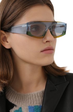 Женские солнцезащитные очки JACQUEMUS голубого цвета по цене 0 руб., арт. LES LUNETTES YAUC0 MULTI YELL0W | Фото 2 Женские солнцезащитные очки JACQUEMUS голубого цвета, арт. LES LUNETTES YAUC0 MULTI YELL0W | Фото 2 (Региональные ограничения белый список (Axapta Mercury): RU; Тип очков: С/з; Очки форма: Прямоугольные, D-форма)