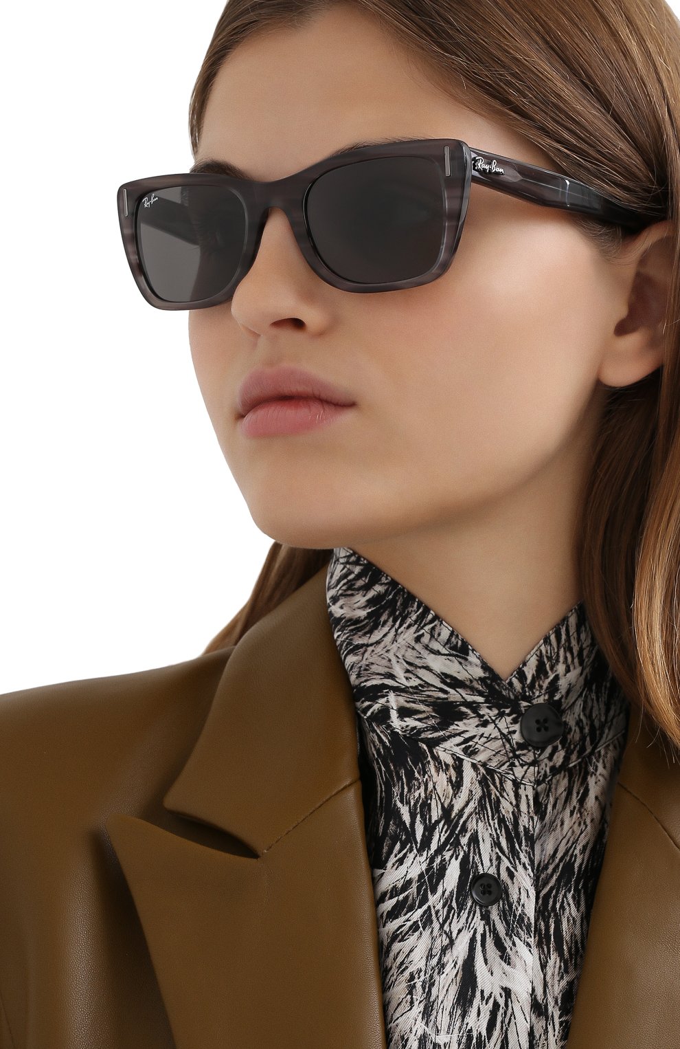Женские солнцезащитные очки RAY-BAN серого цвета, арт. 2248-1314B1 | Фото 2 (Региональные ограничения белый список (Axapta Mercury): RU; Тип очков: С/з; Очки форма: Прямоугольные)