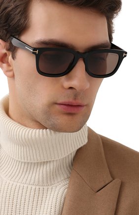 Мужские солнцезащитные очки TOM FORD коричневого цвета по цене 24350 руб., арт. TF817 01E 53 | Фото 2 Мужские солнцезащитные очки TOM FORD коричневого цвета, арт. TF817 01E 53 | Фото 2