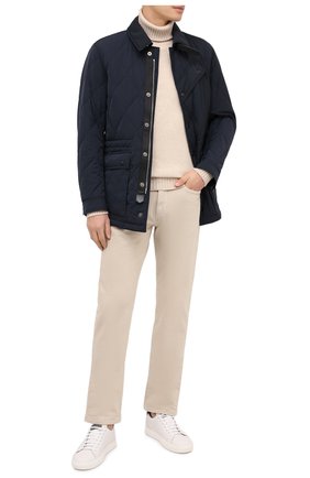 Мужская утепленная куртка TOM FORD темно-синего цвета, арт. BV040/TF0567 | Фото 2 (Материал внешний: Синтетический материал; Материал подклада: Синтетический материал; Рукава: Длинные; Мужское Кросс-КТ: Верхняя одежда, утепленные куртки; Стили: Кэжуэл; Кросс-КТ: Куртка; Длина (верхняя одежда): До середины бедра; Региональные ограничения белый список (Axapta Mercury): RU)