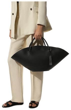 Женский сумка sombrero medium JIL SANDER черного цвета по цене 239500 руб., арт. JSPQ850309-WQB69129V | Фото 3 Женский сумка sombrero medium JIL SANDER черного цвета, арт. JSPQ850309-WQB69129V | Фото 3 (Сумки-технические: Сумки-шопперы; Размер: medium; Материал: Натуральная кожа)