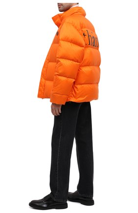 Мужская пуховая куртка GUCCI оранжевого цвета, арт. 632543/Z8AK8 | Фото 2 (Материал внешний: Синтетический материал; Материал утеплителя: Пух и перо; Материал подклада: Синтетический материал; Длина (верхняя одежда): Короткие; Рукава: Длинные; Мужское Кросс-КТ: Верхняя одежда, Пуховик-верхняя одежда, пуховик-короткий; Стили: Гранж; Кросс-КТ: Пуховик, Куртка; Региональные ограничения белый список (Axapta Mercury): RU)