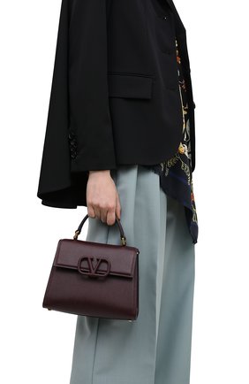 Женская сумка valentino garavani vsling VALENTINO бордового цвета по цене 164000 руб., арт. UW0B0F53/KGW | Фото 2 Женская сумка valentino garavani vsling VALENTINO бордового цвета, арт. UW0B0F53/KGW | Фото 2