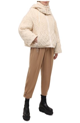 Женский пуховая куртка YOHJI YAMAMOTO белого цвета по цене 211500 руб., арт. FB-J52-103 | Фото 2 Женский пуховая куртка YOHJI YAMAMOTO белого цвета, арт. FB-J52-103 | Фото 2