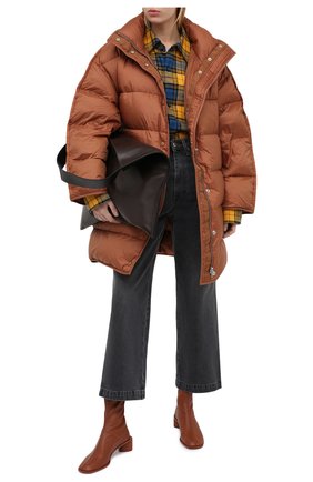 Женский пуховик ACNE STUDIOS коричневого цвета по цене 89650 руб., арт. A90306 | Фото 2 Женский пуховик ACNE STUDIOS коричневого цвета, арт. A90306 | Фото 2