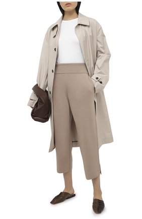 Женские шерстяные брюки STELLA MCCARTNEY бежевого цвета по цене 85150 руб., арт. 602204/S2221 | Фото 2 Женские шерстяные брюки STELLA MCCARTNEY бежевого цвета, арт. 602204/S2221 | Фото 2 (Материал внешний: Шерсть; Женское Кросс-КТ: Брюки-одежда; Силуэт Ж (брюки и джинсы): Прямые; Стили: Кэжуэл; Кросс-КТ: Трикотаж; Длина (брюки, джинсы): Укороченные)