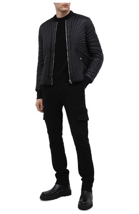 Мужской пуховый бомбер moncler + rick owens MONCLER черного цвета по цене 130500 руб., арт. MU20F0008/C0596 | Фото 2 Мужской пуховый бомбер moncler + rick owens MONCLER черного цвета, арт. MU20F0008/C0596 | Фото 2