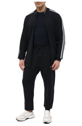 Мужская лонгслив из вискозы GIORGIO ARMANI темно-синего цвета по цене 23750 руб., арт. 3GST51/SJP4Z | Фото 2 Мужская лонгслив из вискозы GIORGIO ARMANI темно-синего цвета, арт. 3GST51/SJP4Z | Фото 2