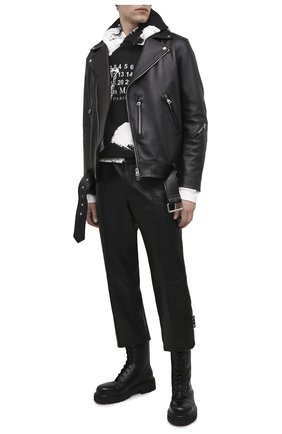 Мужские кожаные ботинки VETEMENTS черного цвета по цене 134000 руб., арт. MAH21B0231 2450 | Фото 2 Мужские кожаные ботинки VETEMENTS черного цвета, арт. MAH21B0231 2450 | Фото 2