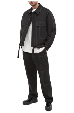 Мужские хлопковые брюки JACQUEMUS темно-серого цвета по цене 49950 руб., арт. 206PA08/150930 | Фото 2 Мужские хлопковые брюки JACQUEMUS темно-серого цвета, арт. 206PA08/150930 | Фото 2 (Длина (брюки, джинсы): Стандартные; Материал внешний: Хлопок; Материал подклада: Вискоза; Случай: Повседневный; Стили: Минимализм)