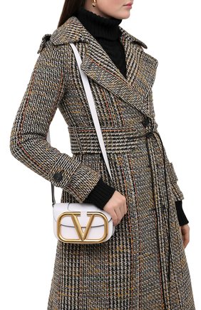 Женская сумка valentino garavani supervee VALENTINO белого цвета по цене 139500 руб., арт. UW0B0G45/ZXL | Фото 2 Женская сумка valentino garavani supervee VALENTINO белого цвета, арт. UW0B0G45/ZXL | Фото 2