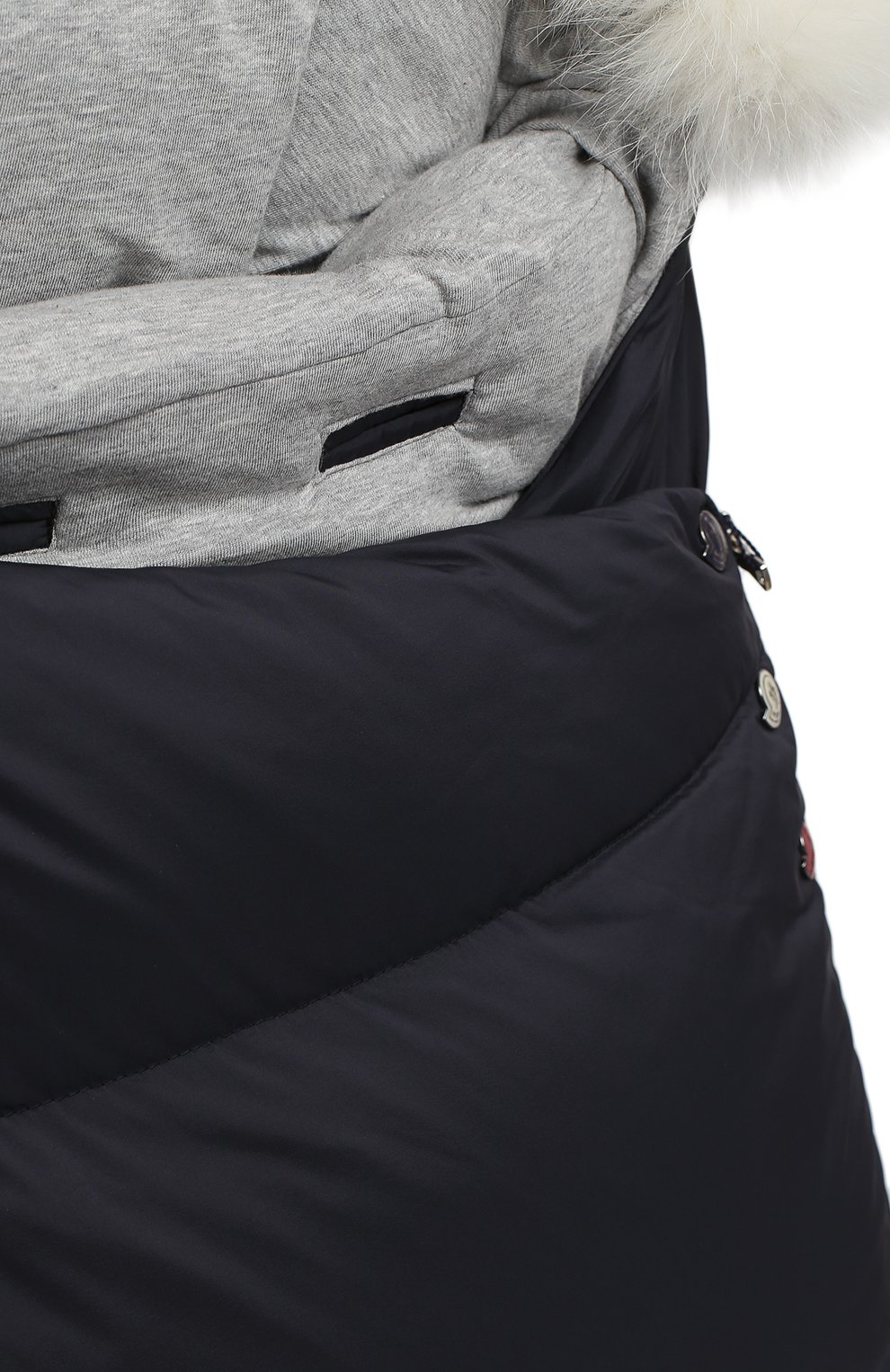 Детский пуховый конверт MONCLER синего цвета по цене 50800 руб., арт. F2-951-1G509-02-53333 | Фото 3 Детский пуховый конверт MONCLER синего цвета, арт. F2-951-1G509-02-53333 | Фото 3