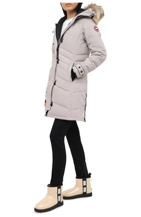 Женские сапоги classic clear mini UGG черно-белого цвета по цене 14580 руб., арт. 1113190_NBLC | Фото 2 Женские сапоги classic clear mini UGG черно-белого цвета, арт. 1113190_NBLC | Фото 2