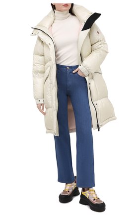 Женский пуховик MONCLER кремвого цвета по цене 161000 руб., арт. F2-098-1C500-00-539YL | Фото 2 Женский пуховик MONCLER кремвого цвета, арт. F2-098-1C500-00-539YL | Фото 2