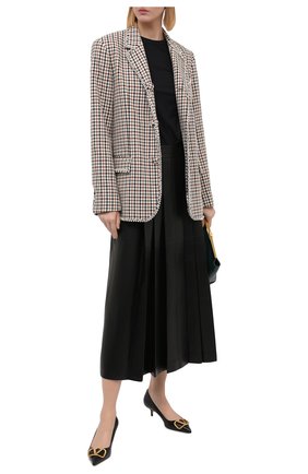 Женская кожаные туфли valentino garavani vlogo VALENTINO черного цвета по цене 59950 руб., арт. UW0S0Q63/DSH | Фото 2 Женская кожаные туфли valentino garavani vlogo VALENTINO черного цвета, арт. UW0S0Q63/DSH | Фото 2
