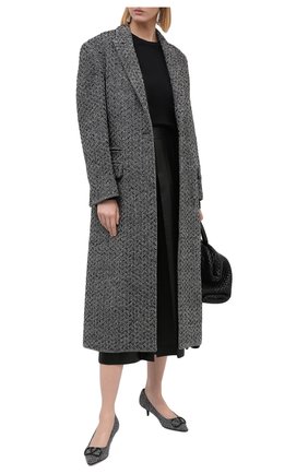 Женская текстильные туфли valentino garavani vlogo VALENTINO черного цвета по цене 63400 руб., арт. UW0S0Q63/XHM | Фото 2 Женская текстильные туфли valentino garavani vlogo VALENTINO черного цвета, арт. UW0S0Q63/XHM | Фото 2