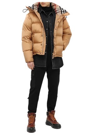 Мужская пуховая куртка BURBERRY бежевого цвета по цене 87550 руб., арт. 8034571 | Фото 2 Мужская пуховая куртка BURBERRY бежевого цвета, арт. 8034571 | Фото 2