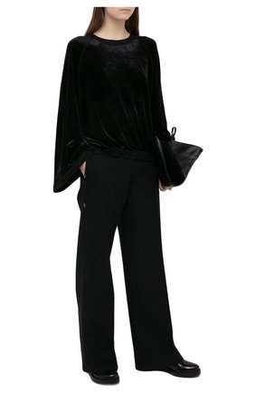 Женский свитшот из вискозы TOM FORD черного цвета по цене 138000 руб., арт. FLJ002-FAX699 | Фото 2 Женский свитшот из вискозы TOM FORD черного цвета, арт. FLJ002-FAX699 | Фото 2
