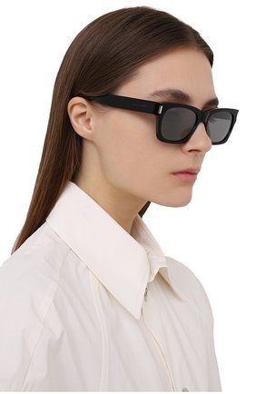 Женские солнцезащитные очки SAINT LAURENT черного цвета по цене 29950 руб., арт. SL 402 | Фото 2 Женские солнцезащитные очки SAINT LAURENT черного цвета, арт. SL 402 | Фото 2